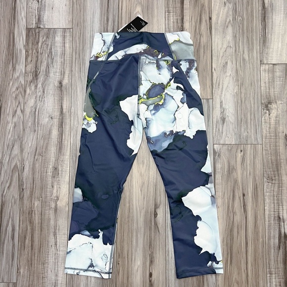 Under Armour Women HeatGear Training Crop Tight 1320551-497 Blue Ink NWT Size M - Picture 2 of 12